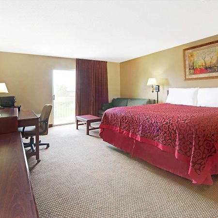 Days Inn By Wyndham St. Louis/Westport Mo Maryland Heights Bagian luar foto