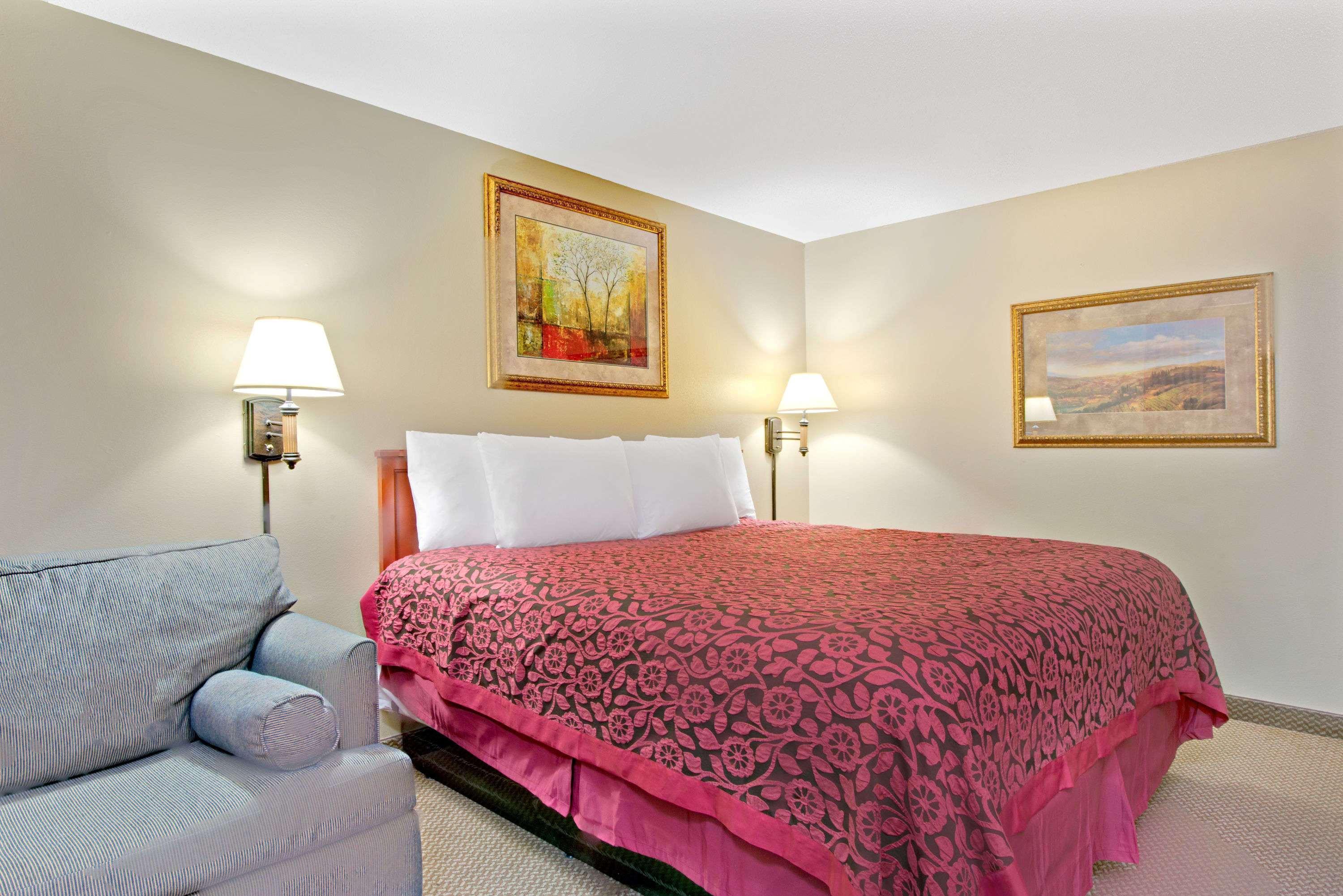 Days Inn By Wyndham St. Louis/Westport Mo Maryland Heights Bagian luar foto