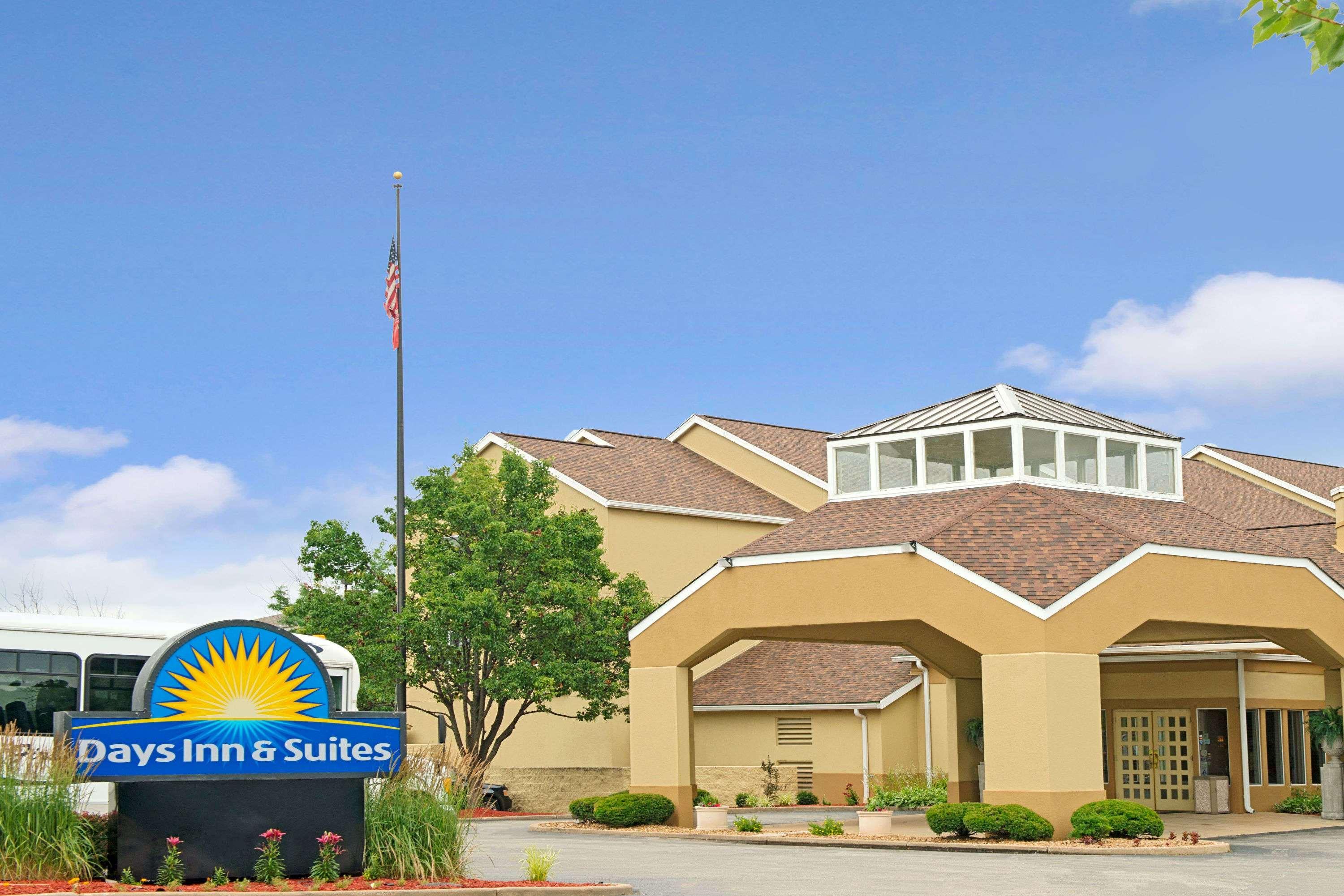 Days Inn By Wyndham St. Louis/Westport Mo Maryland Heights Bagian luar foto