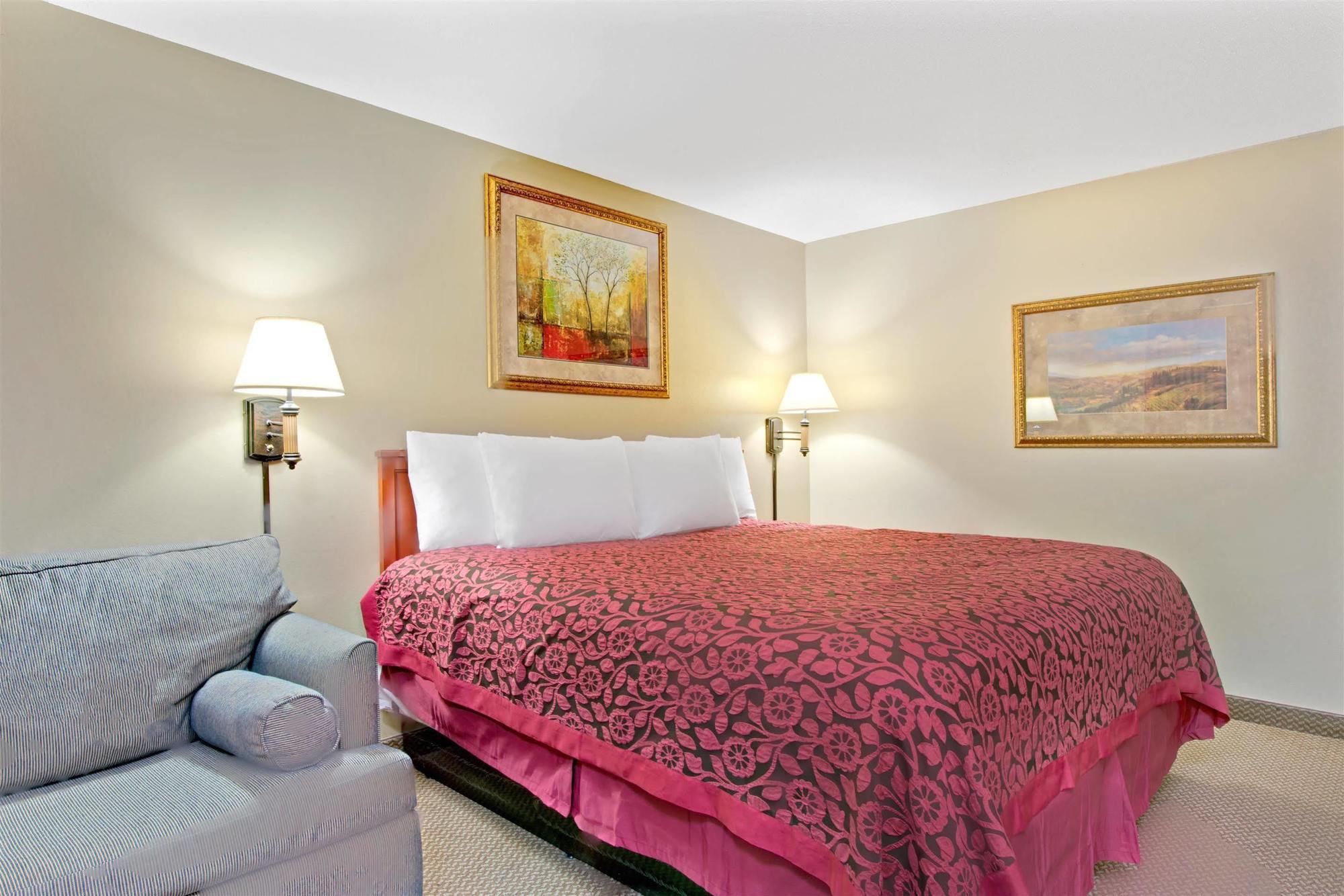 Days Inn By Wyndham St. Louis/Westport Mo Maryland Heights Bagian luar foto